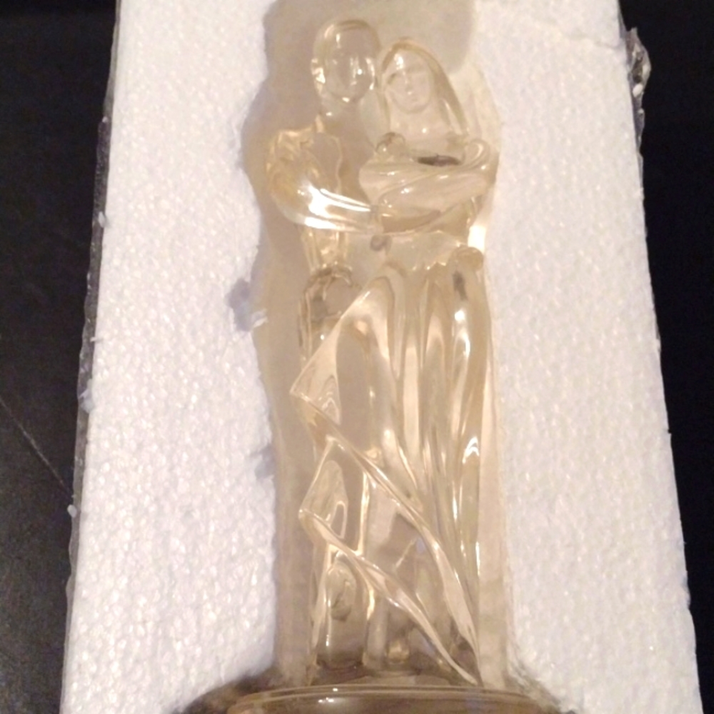 Glowing Couple With Baby Statue Decor - Solid Lightweight Plastic Statuesque